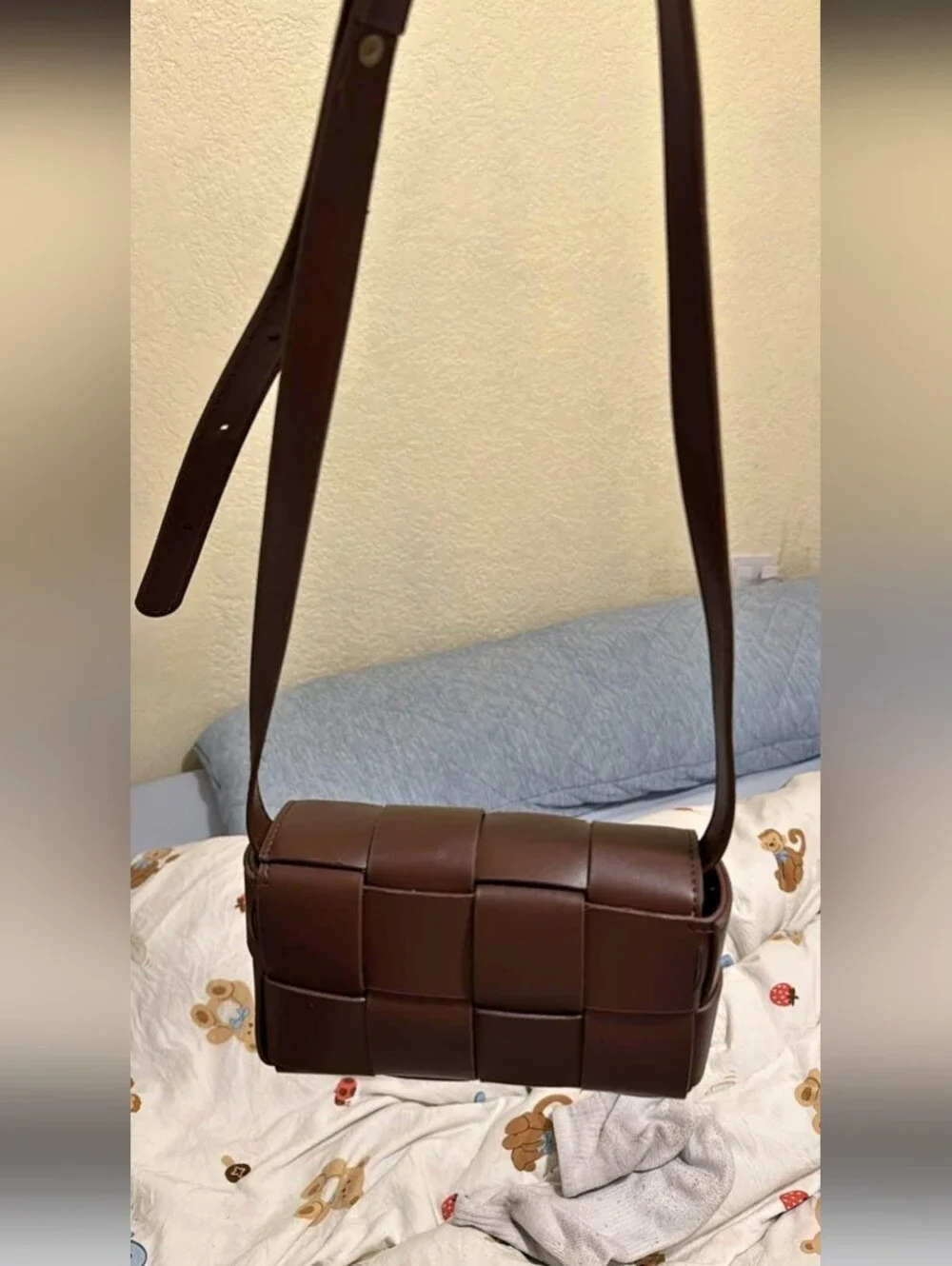 BRAND NEW NEVER WORN Woven Crossbody Bag in Dark Brown Shoulder Handbag